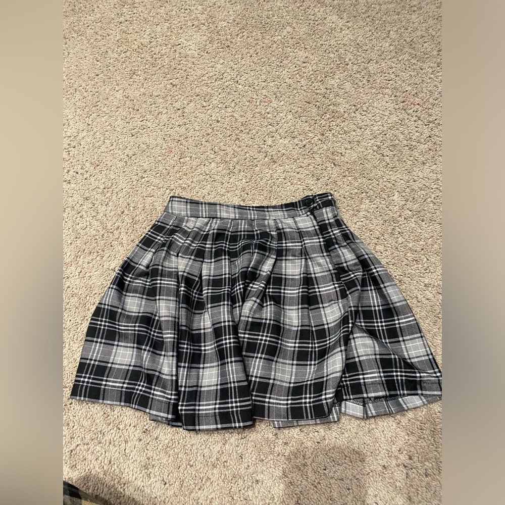 Justify Grey Black Plaid Skirt